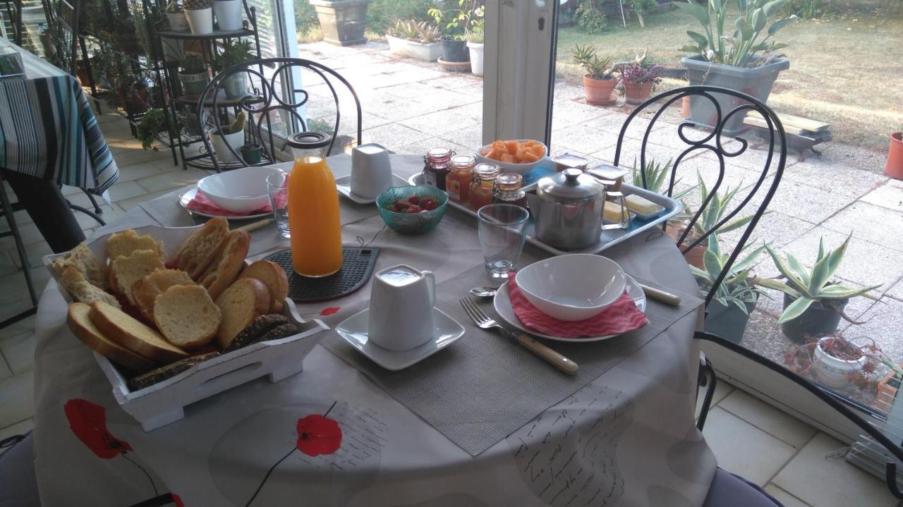 Bed and Breakfast Les Aubretias Fénay Esterno foto